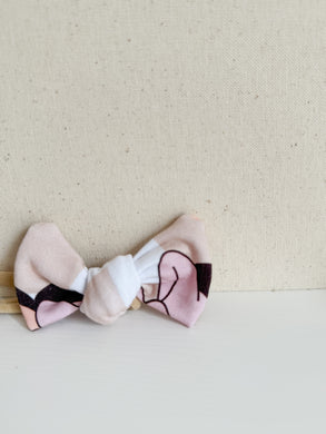 Pink mouse baby bow