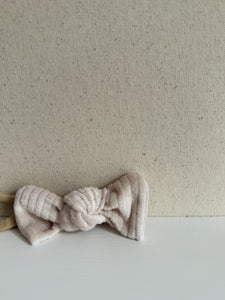 Oatmeal baby bow