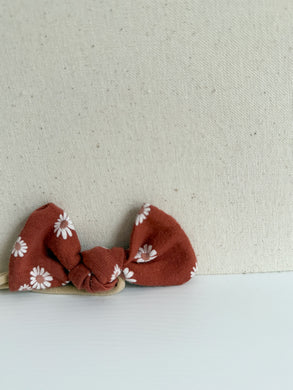Daisy baby bow